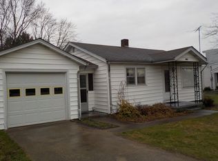 6144 E 25th St, Columbus, IN 47203