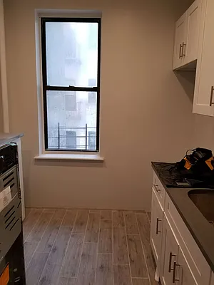 Rented by Max & Associates Realty Corp | media 6