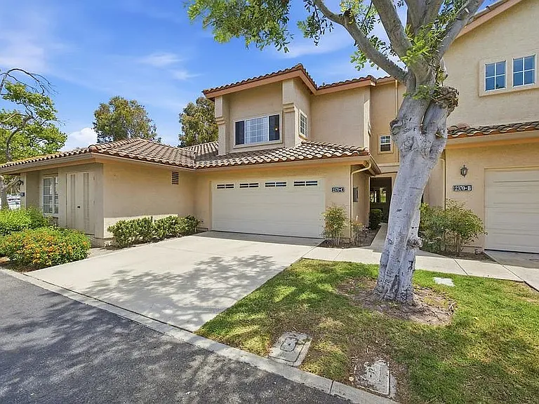 2370 Greenbriar Dr #C — Photo 1
