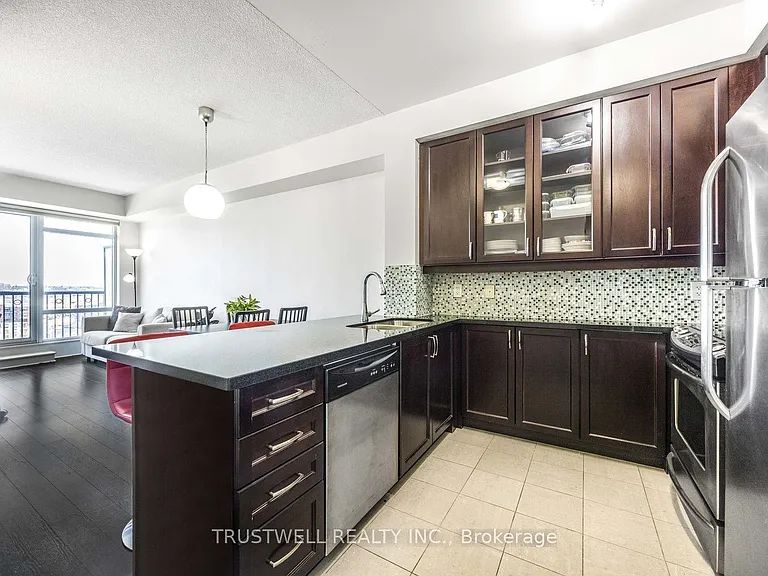 151 Upper Duke Cres #1207 — Photo 12