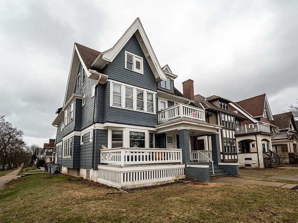 1st image of 1831 E Kenwood Blvd