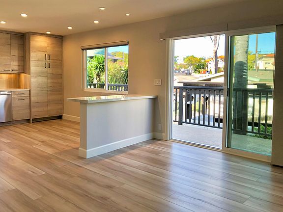 4th image of 307 Avenida Del Mar #C