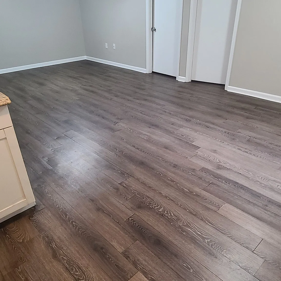 807 La Brook Ct — Photo 2
