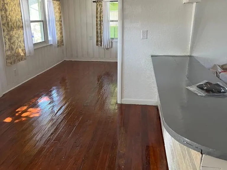 4291 Cambridge St — Photo 4