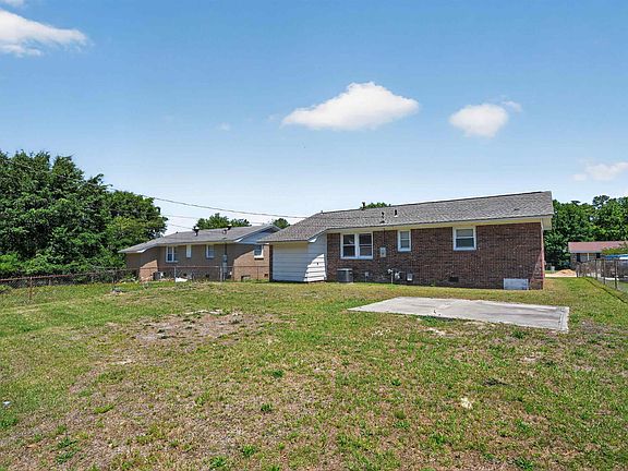 5th image of 328 Galbra St