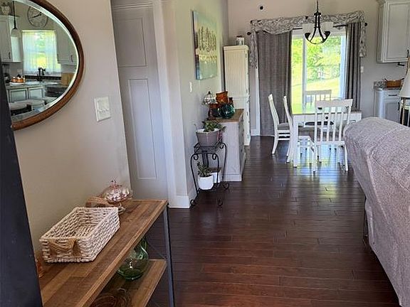4th image of 351 Sassenach Dr