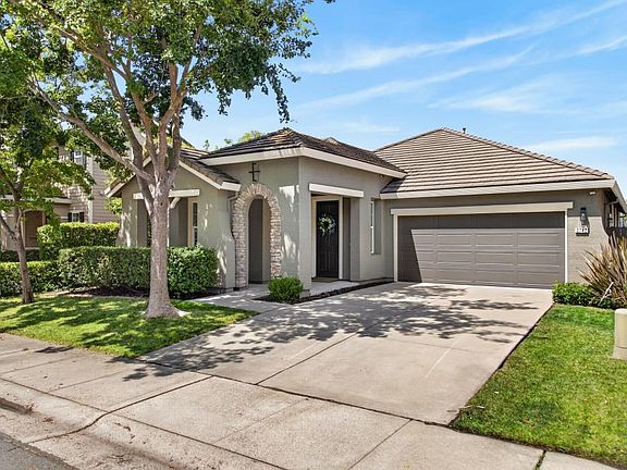 2nd image of 2742 Kalamer Way