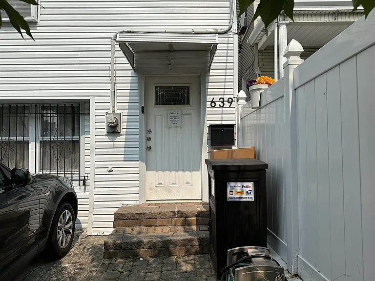 639 Palisade Ave #1 — Photo 2