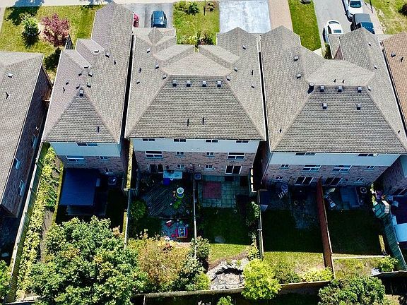4th image of 8 Wildwood Trl