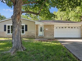 29 Cranbrook Dr, Swansea, IL 62226
