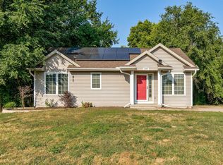 1220 E 38th St, Des Moines, IA 50317