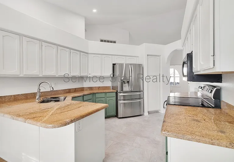 179 W Knox Rd — Photo 6