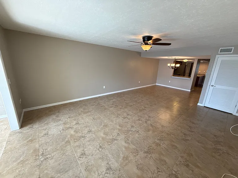 790 E Gilchrist Ct #2B — Photo 8