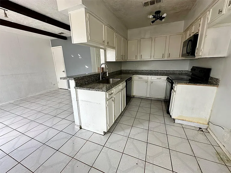 13517 Castilian Dr #1 — Photo 3