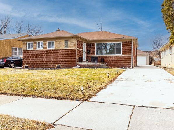 22191 Westhampton St, Oak Park, MI 48237