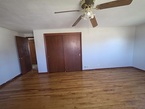 4th image of 239 W Water St