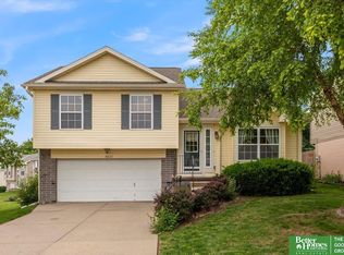 16653 Grant St, Omaha, NE 68116