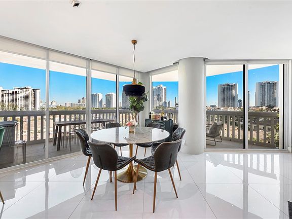 3rd image of 1000 W Island Blvd APT 809