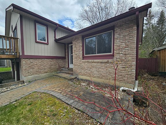 3rd image of 914 Janette St