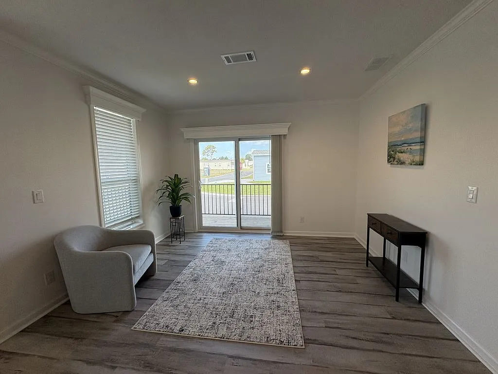 3 bed, 2.0 bath, 1460 sqft, $1,699 — Photo 4