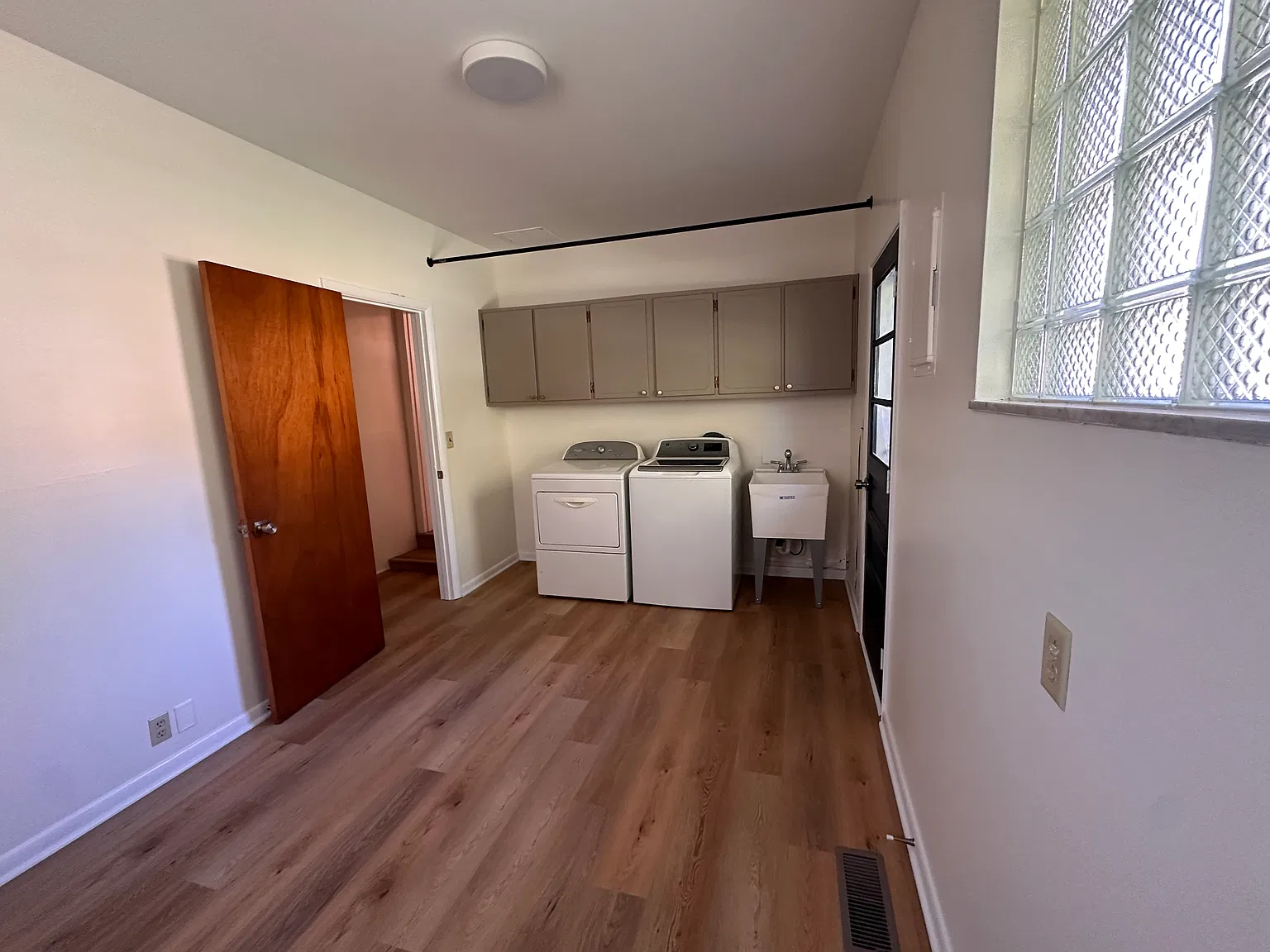 2 bed, 1.5 bath, 1215 sqft, $2,100 — Photo 4