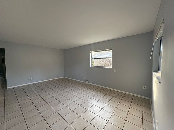 5th image of 6804 S Wall St