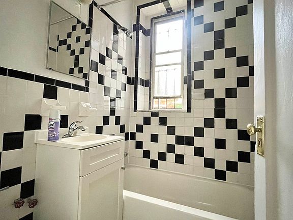5th image of 748 Saint Marks Ave Floor E-1