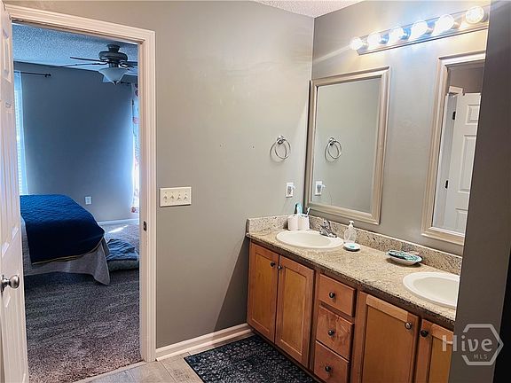 4th image of 137 Blue Lake Street