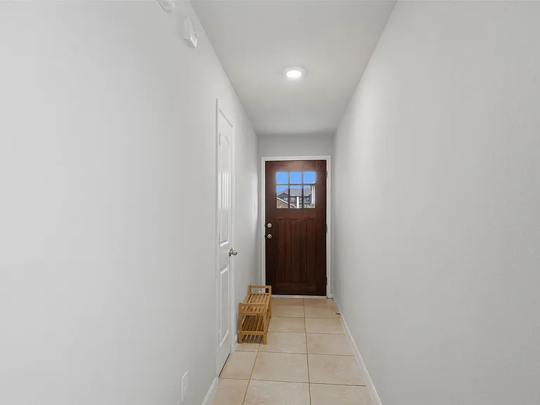 21403 Bluebonnet Cove Ct — Photo 10