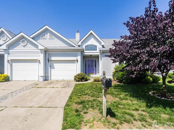 17 Severn Way, Monroe Township, NJ 08831