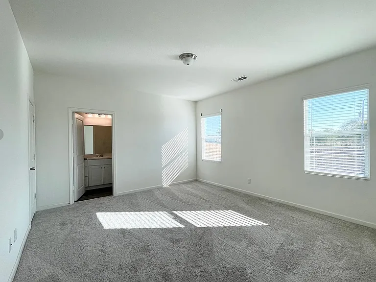403 Covington Cv — Photo 14