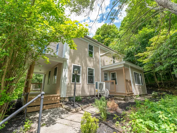 133 School Street, Putnam, CT 06260