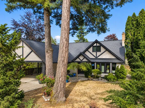 4651 Alder Glen Rd, Cowichan Valley, BC V0R 1N1