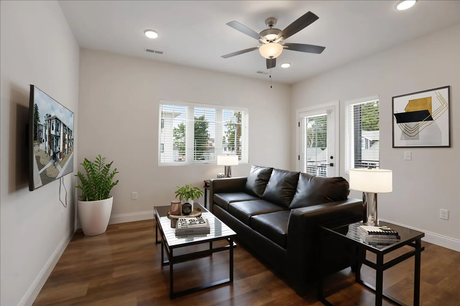 318 S State St #101 photo 1