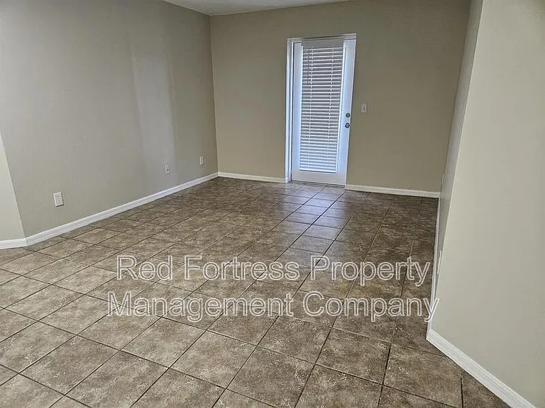 4512 Leonard Blvd S — Photo 3