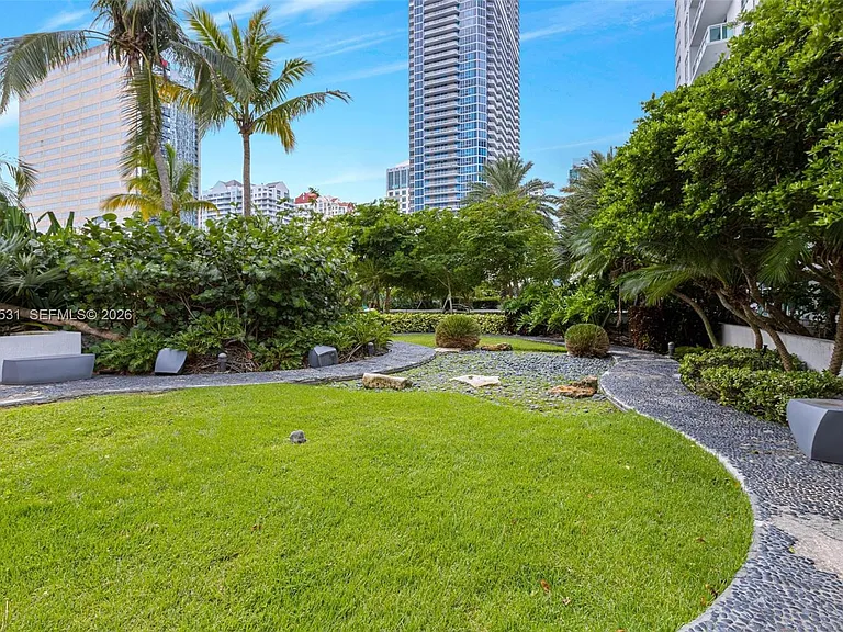 950 Brickell Bay Dr #2210 — Photo 23