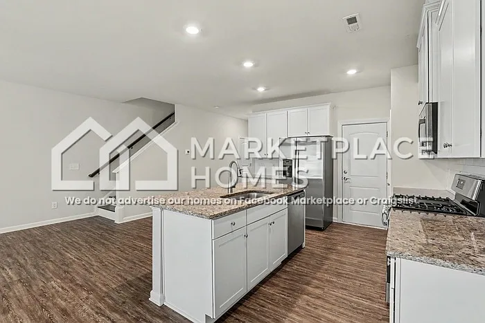 1109 Alston Ridge Ct — Photo 10