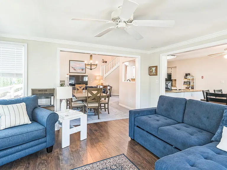 101 W Cape Shores Dr — Photo 12