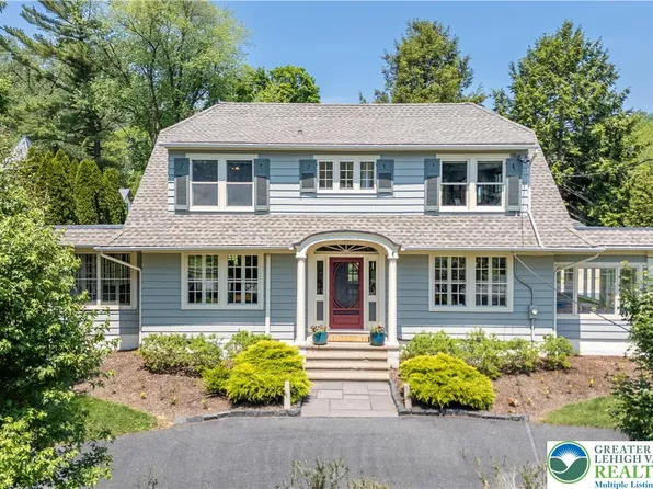 2770 S Delaware Dr, Easton, PA 18042