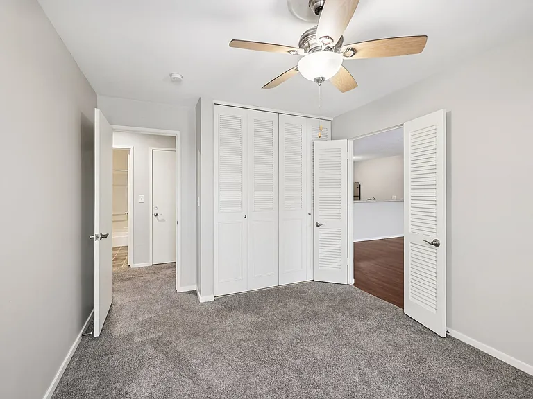 Lexington Hills Apartments — Photo 89