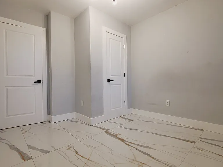 30 Bergen Ave #1E — Photo 3