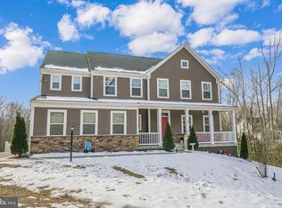 230 Southern View Dr, Fredericksburg, VA 22405