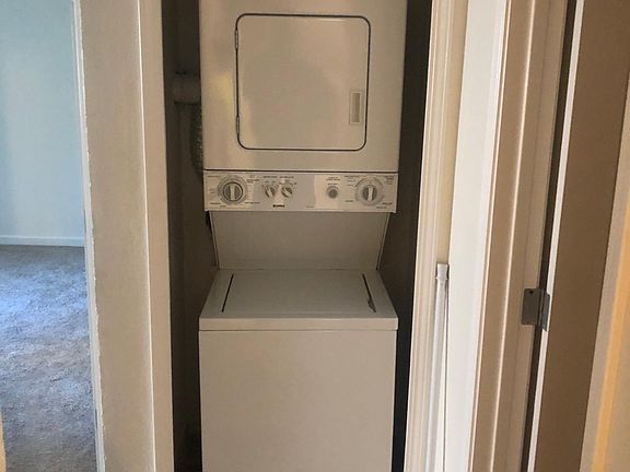 3rd image of 3715 Tallyho Dr APT 129