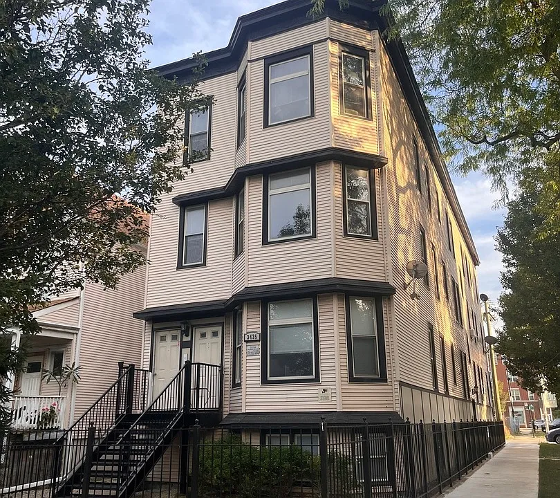 2021 N Saint Louis Ave #1R