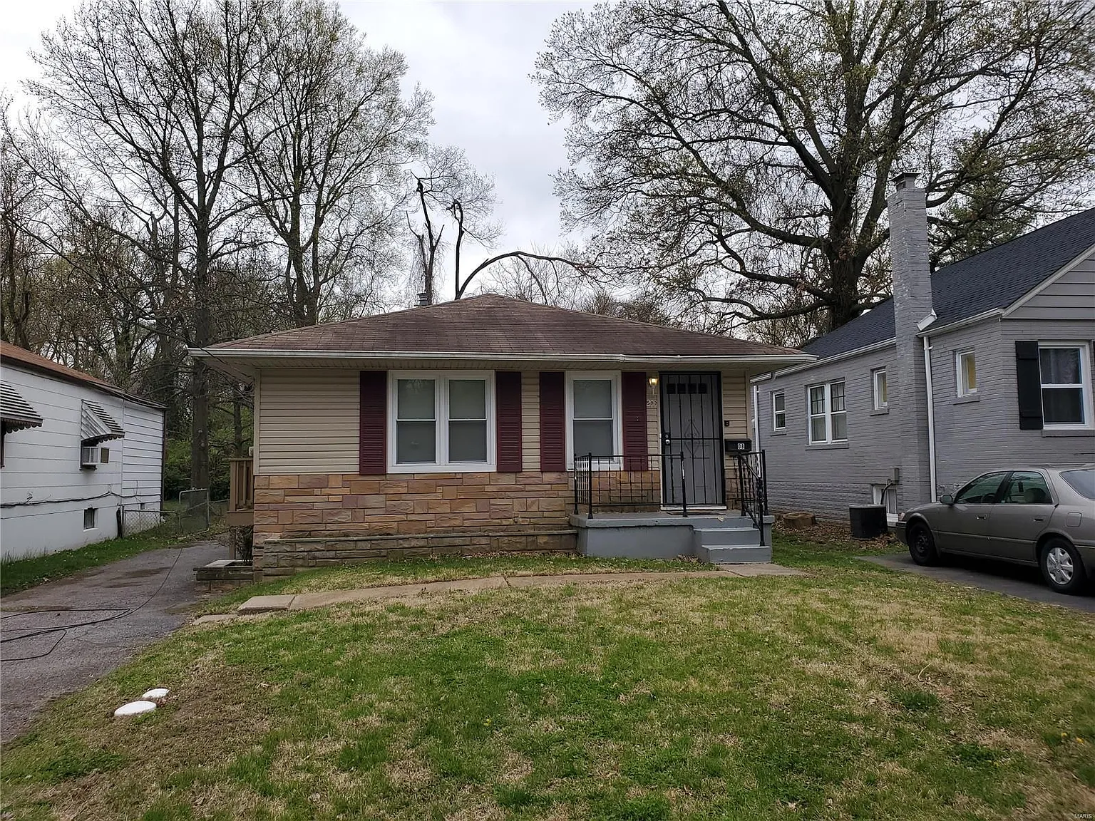 208 Wiegel Dr photo 1
