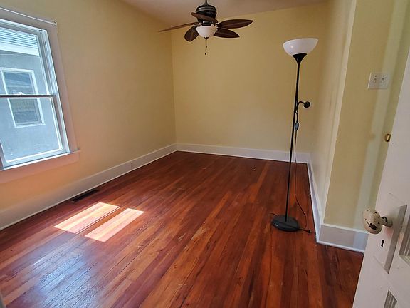 4th image of 831 N Wild Olive Ave