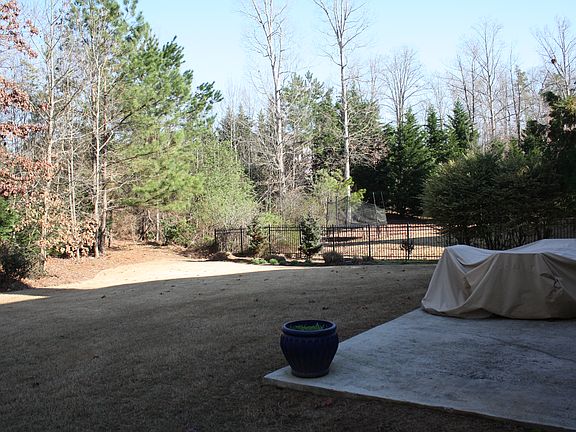 5th image of 555 River Valley Dr