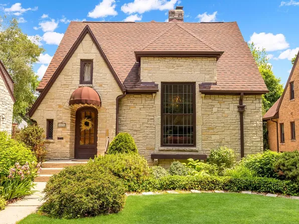 4426 North Ardmore AVENUE, Shorewood, WI 53211