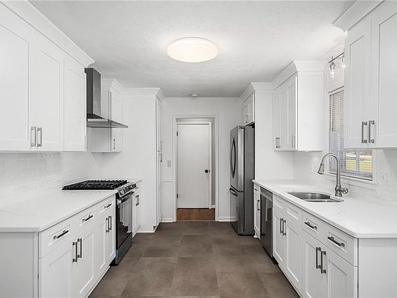 3rd image of 641 Gordon Combs Rd NW