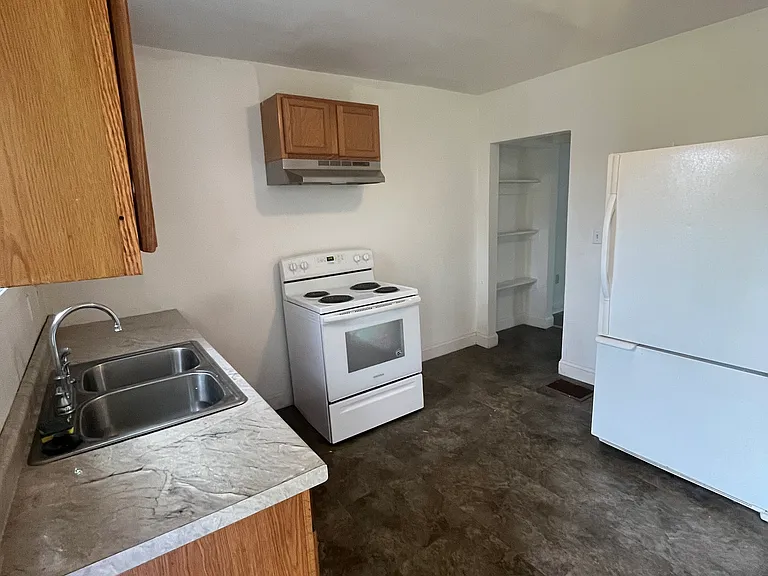1155 E 18th Ave — Photo 8